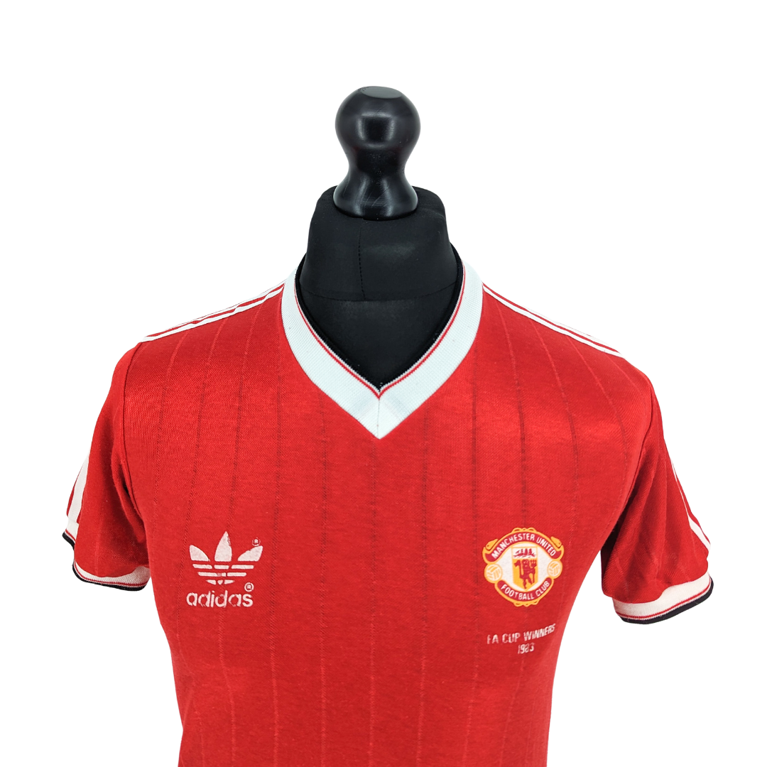 Manchester United 'FA Cup Winners' home football shirt 1982/84