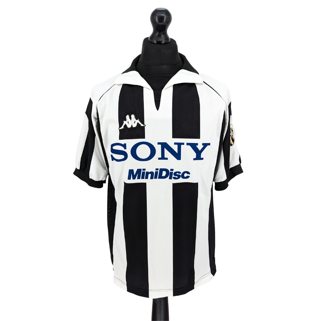 Juventus home football shirt 1997/98