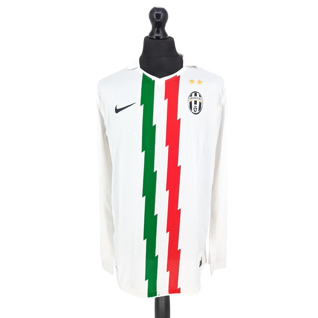 Juventus away football shirt 2010/11