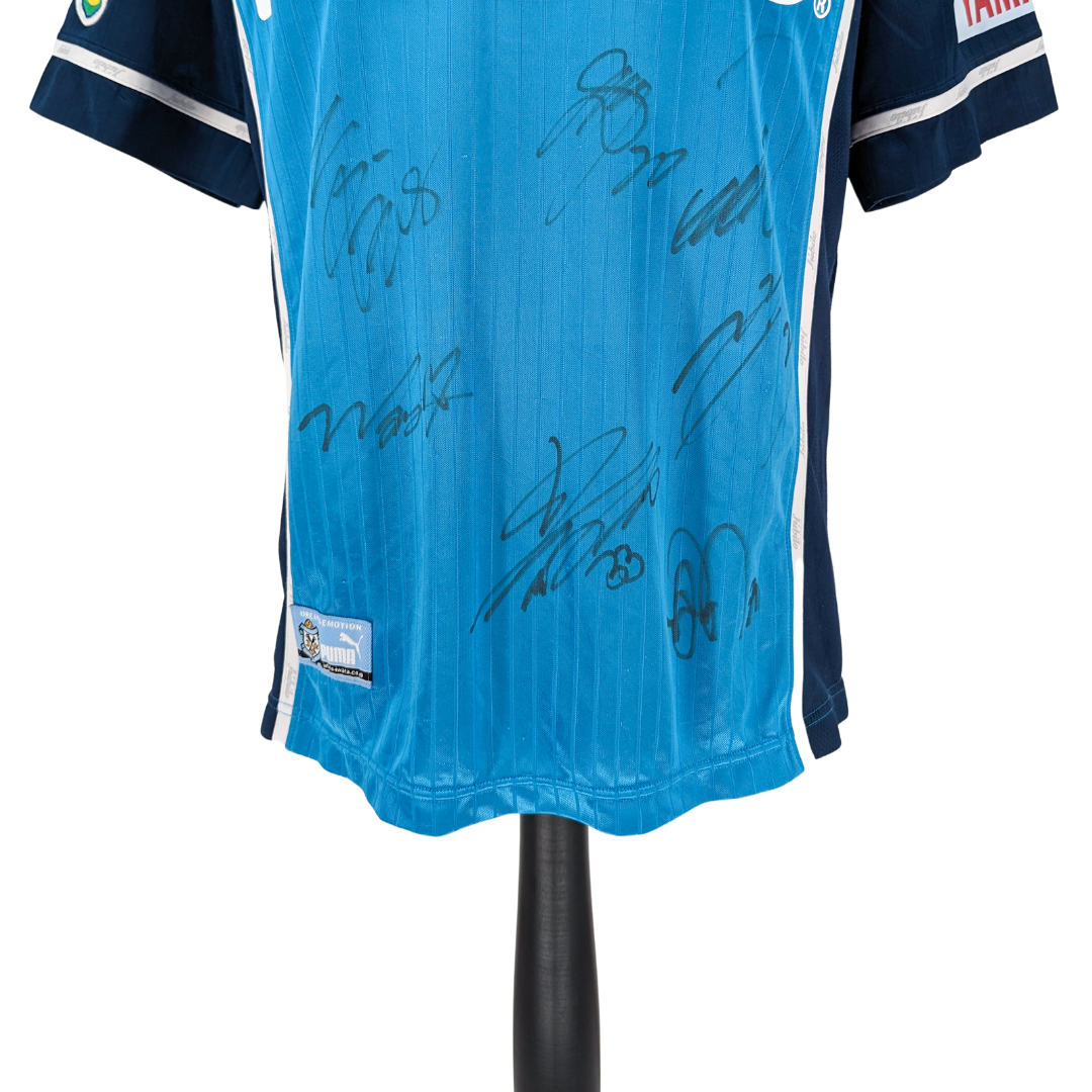Jubilo Iwata signed home football shirt 2000/01
