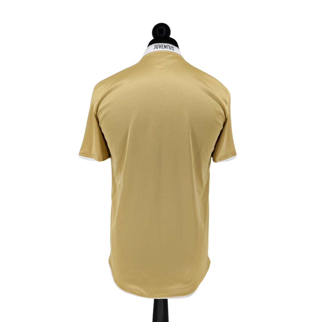 Juventus away football shirt 2008/10