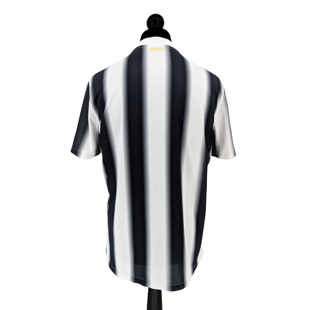 Juventus home football shirt 2011/12 - (L)