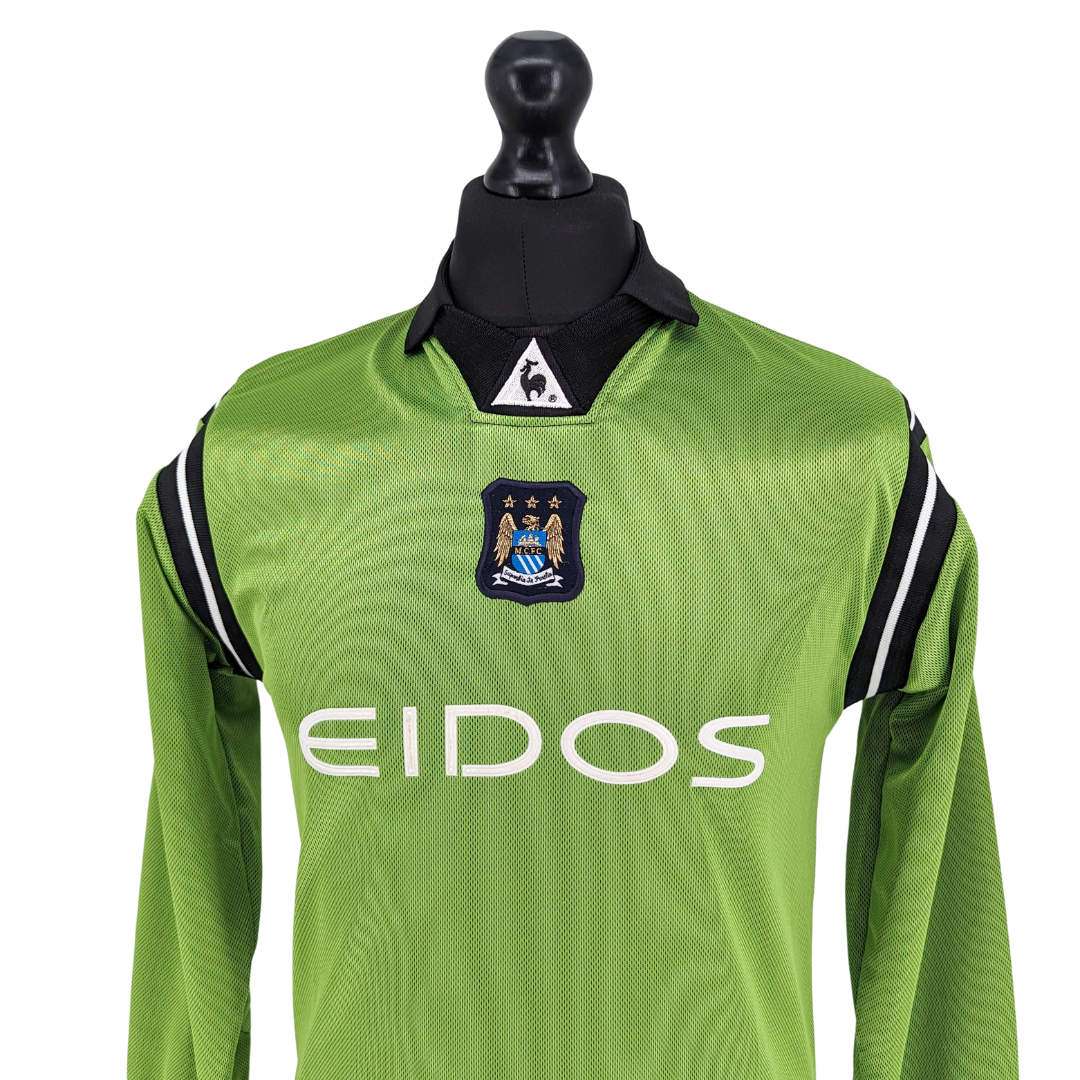 Manchester City goalkeeper football shirt 2001/02