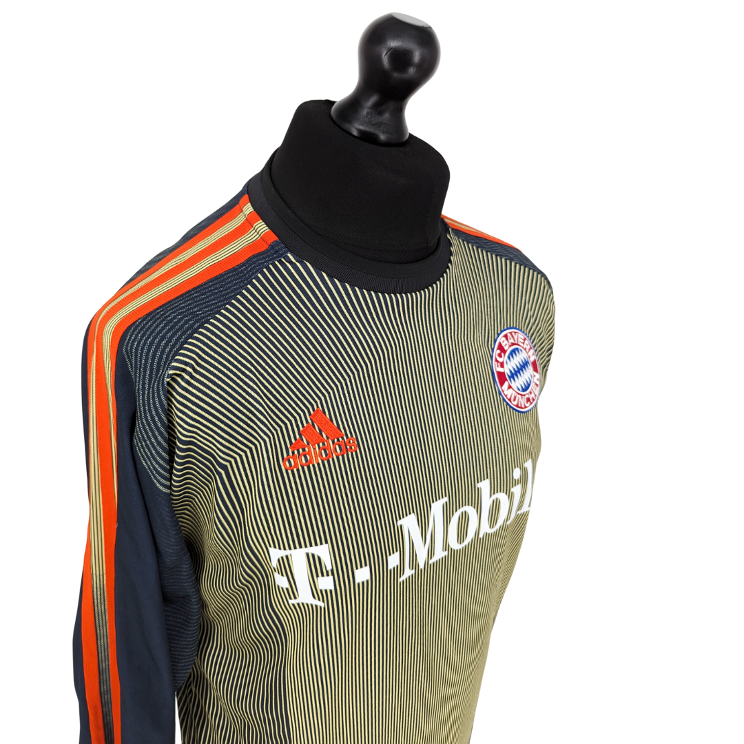 Bayern Munich goalkeeper football shirt 2003/04