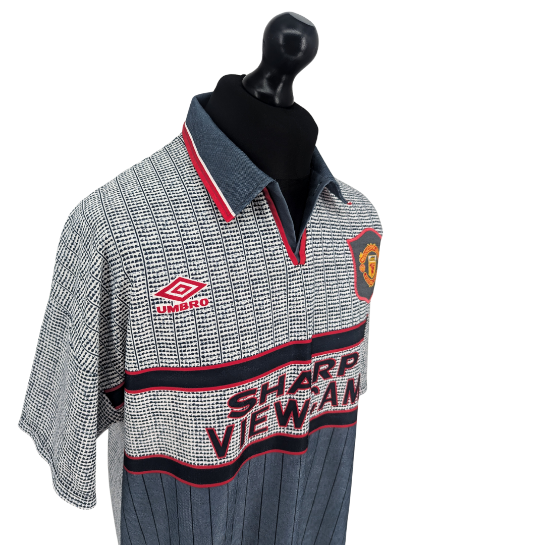 Manchester United away football shirt 1995/96