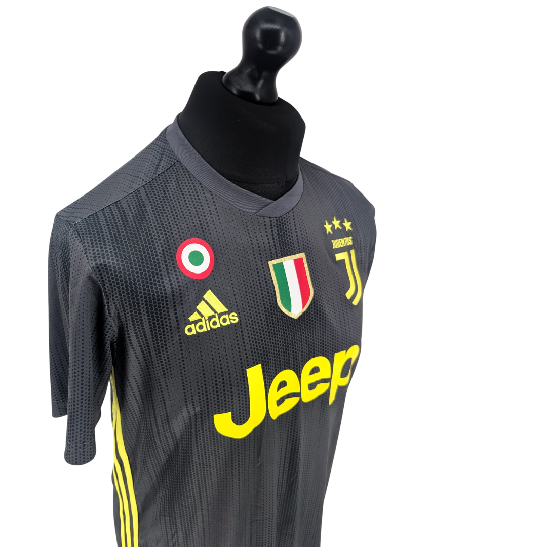 Juventus alternate football shirt 2018/19