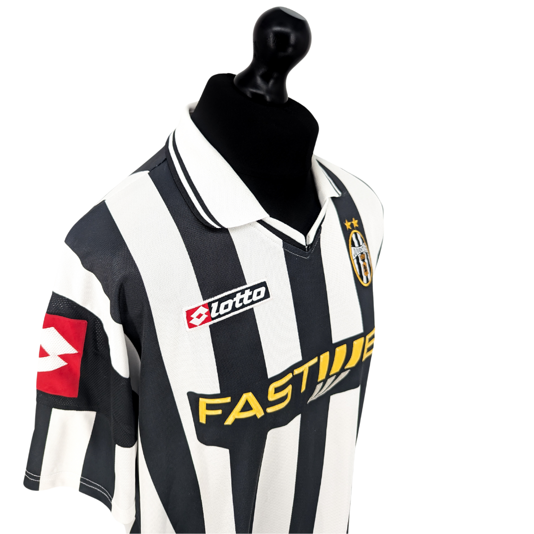 Juventus home football shirt 2001/02