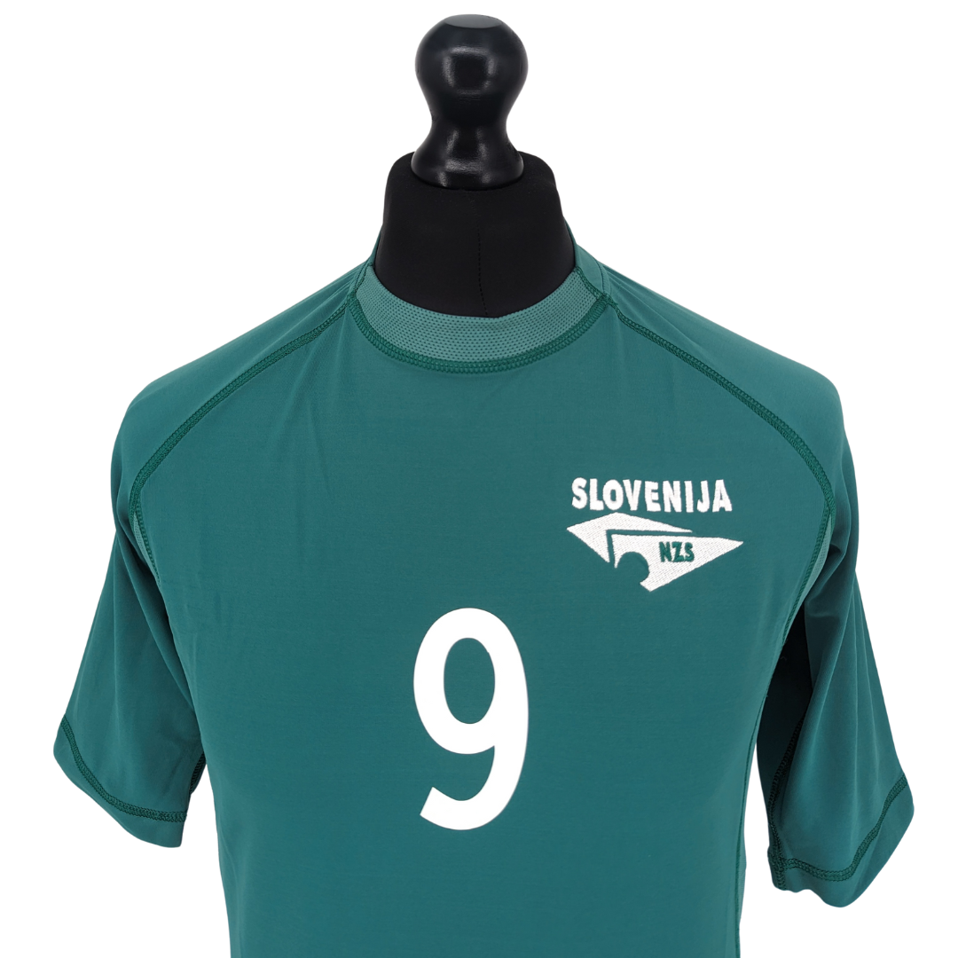 Slovenia away football shirt 2005/06