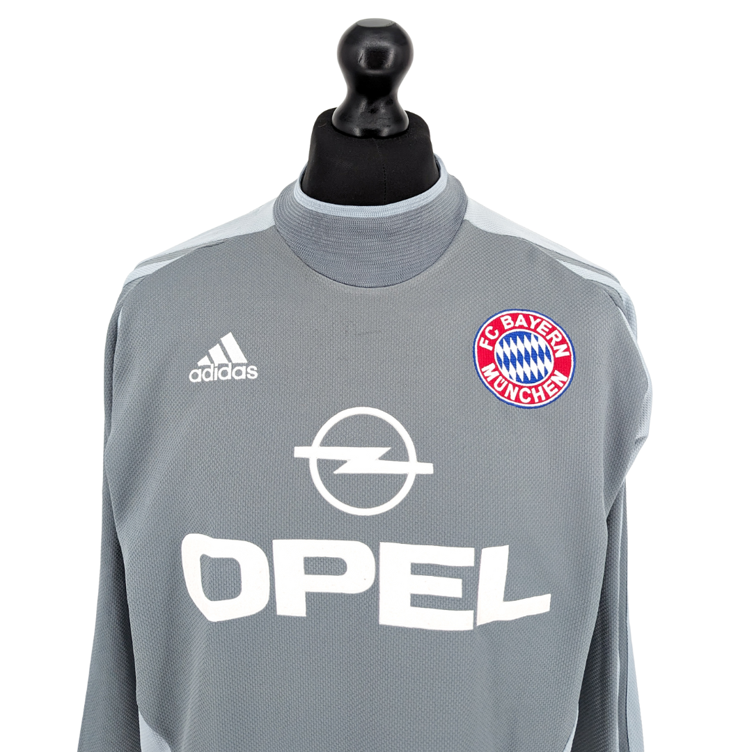 Bayern Munich goalkeeper football shirt 2001/02
