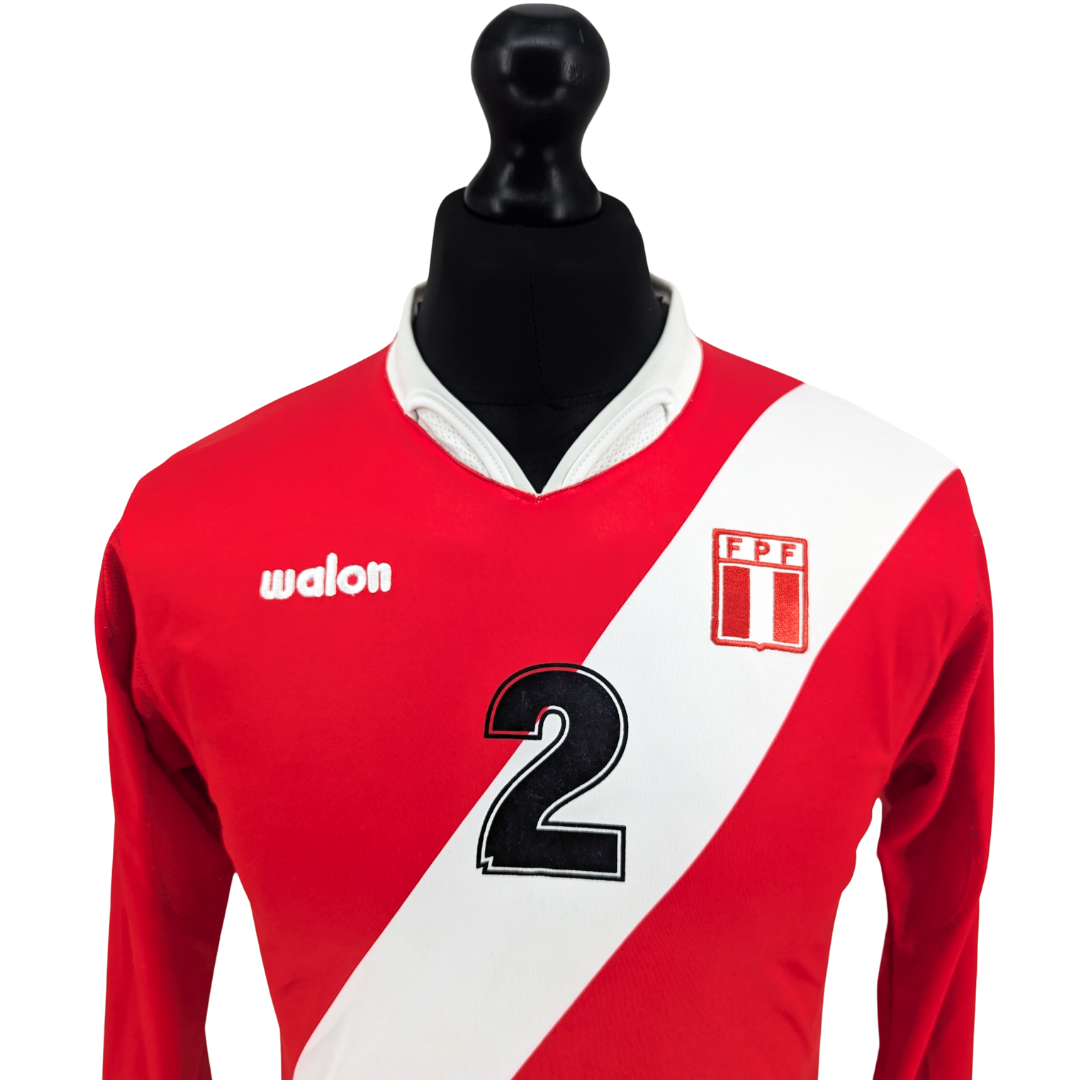 Peru away football shirt 2004/06