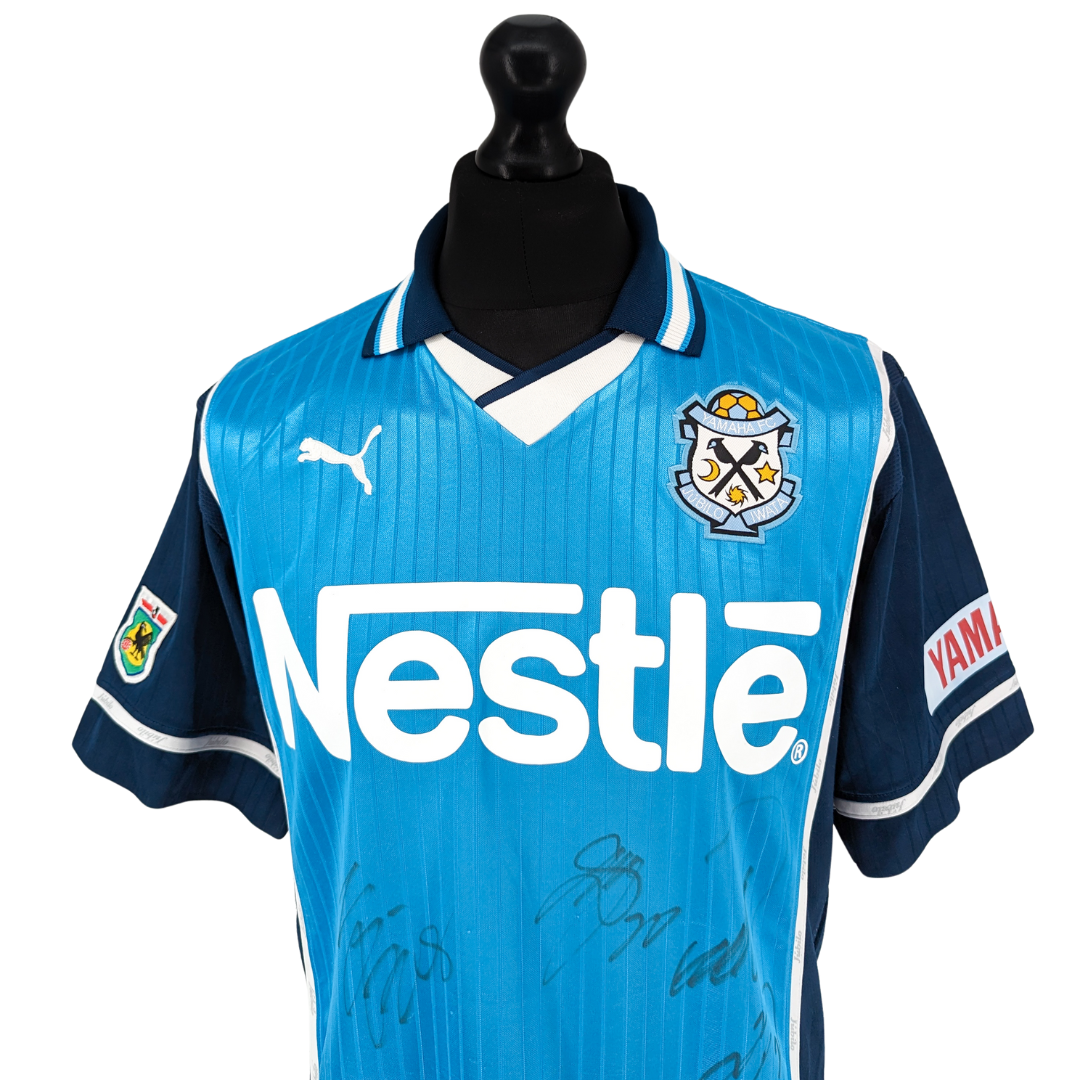 Jubilo Iwata signed home football shirt 2000/01