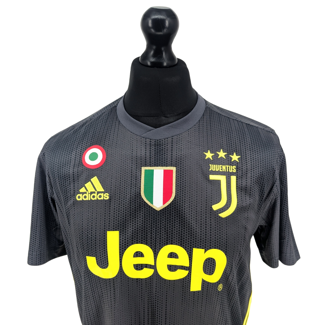 Juventus alternate football shirt 2018/19