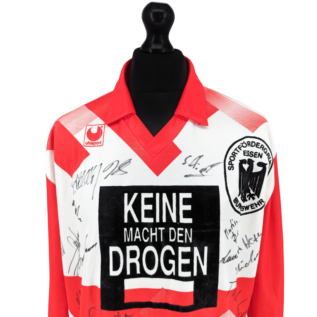 Sportfördergruppe der Bundeswehr signed home football shirt 1990/91