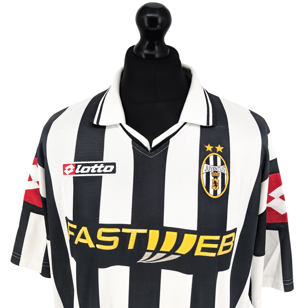 Juventus home football shirt 2001/02