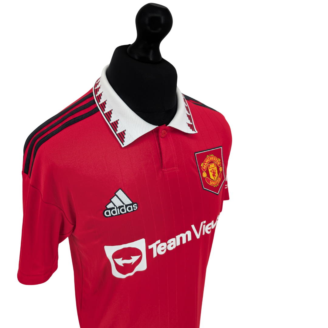 Manchester United home football shirt 2022/23 - (M)