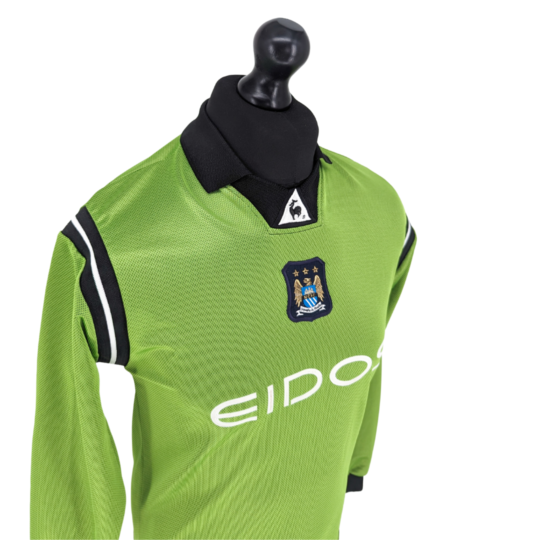 Manchester City goalkeeper football shirt 2001/02