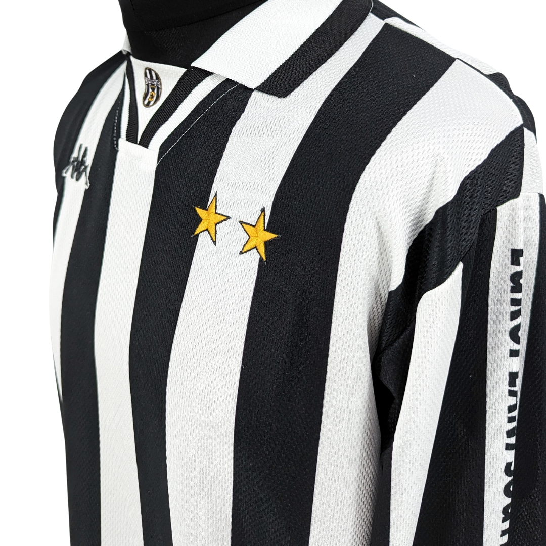 Juventus 'Intercontinental Cup' home football shirt 1996