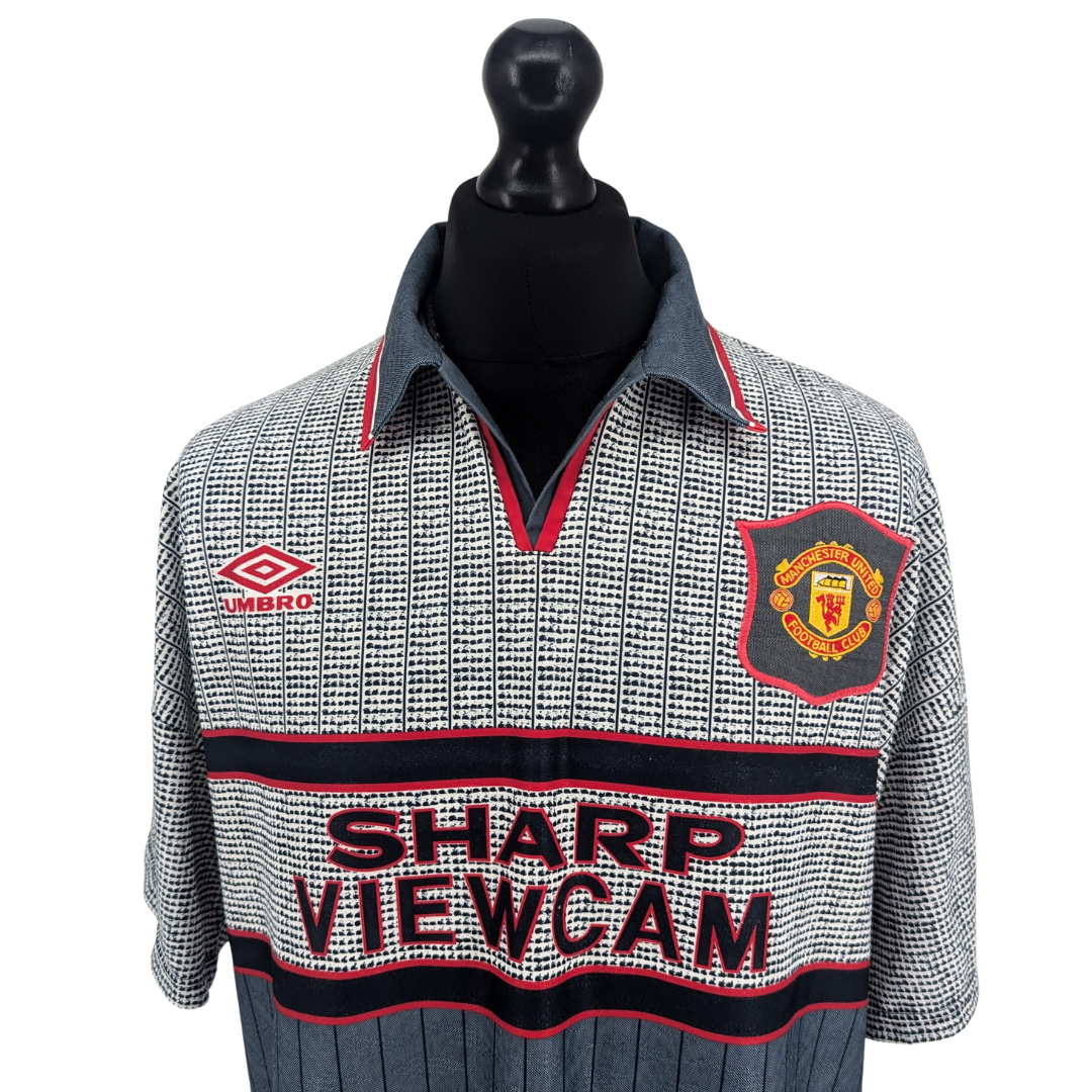 Manchester United away football shirt 1995/96