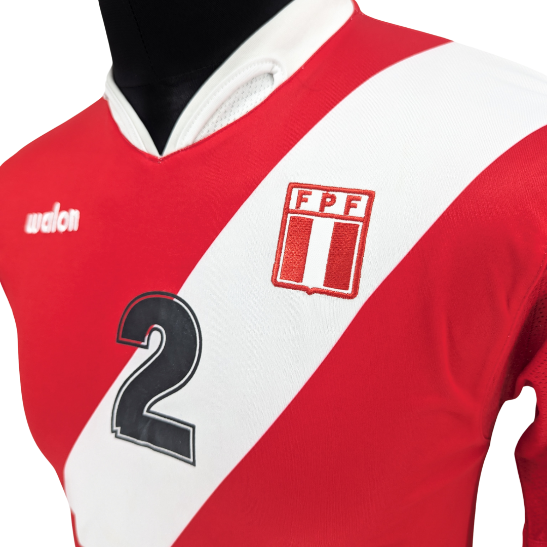 Peru away football shirt 2004/06