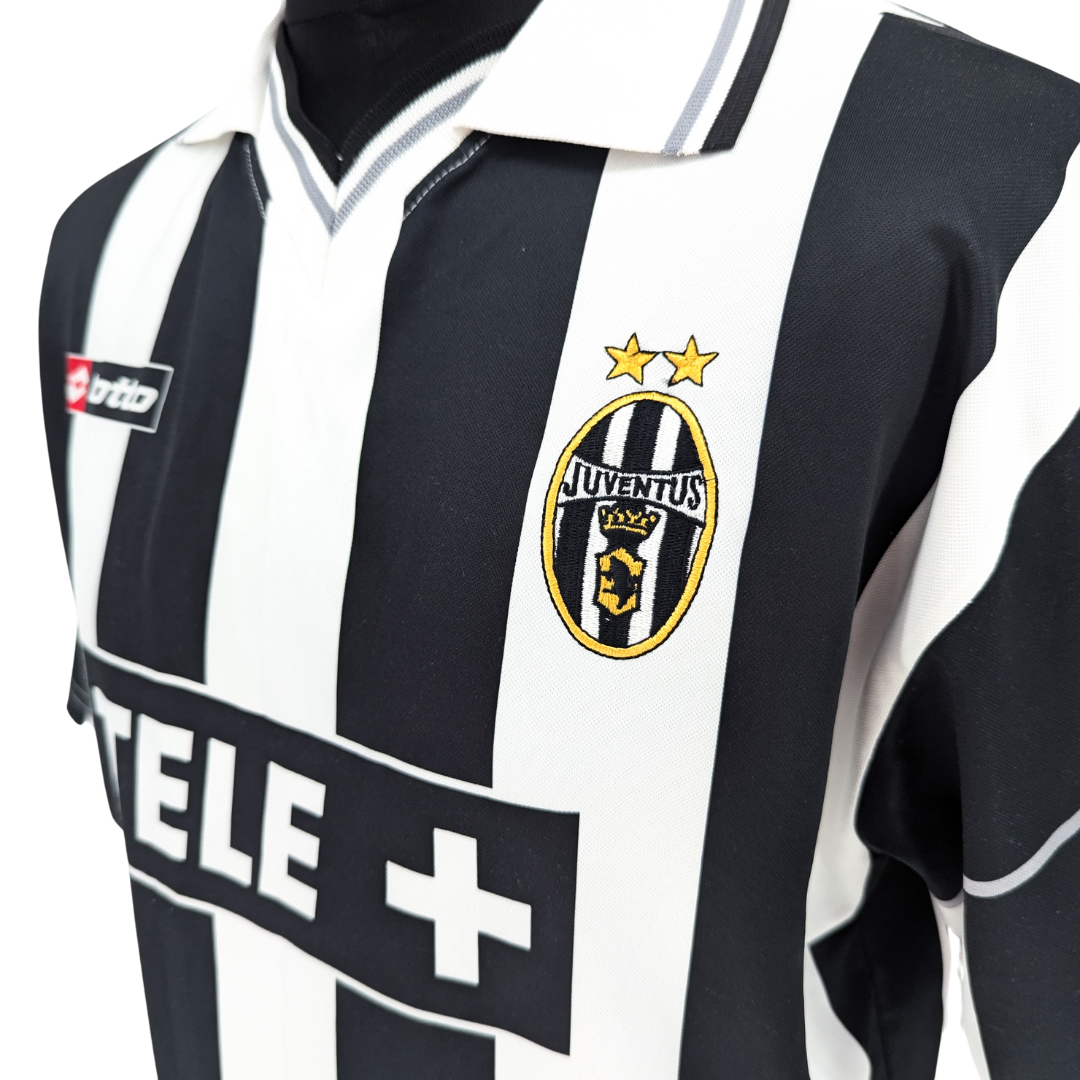 Juventus home football shirt 2000/01