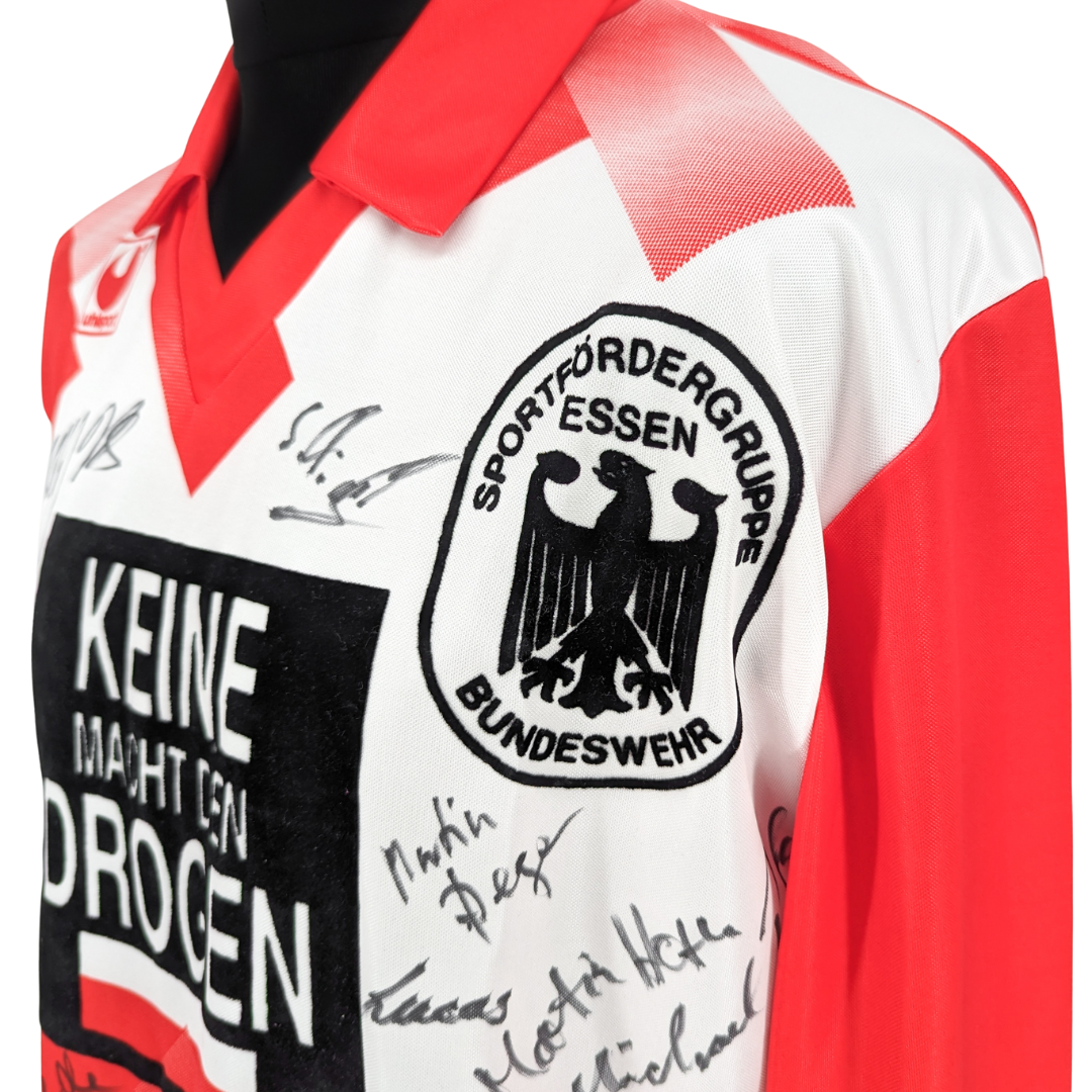 Sportfördergruppe der Bundeswehr signed home football shirt 1990/91