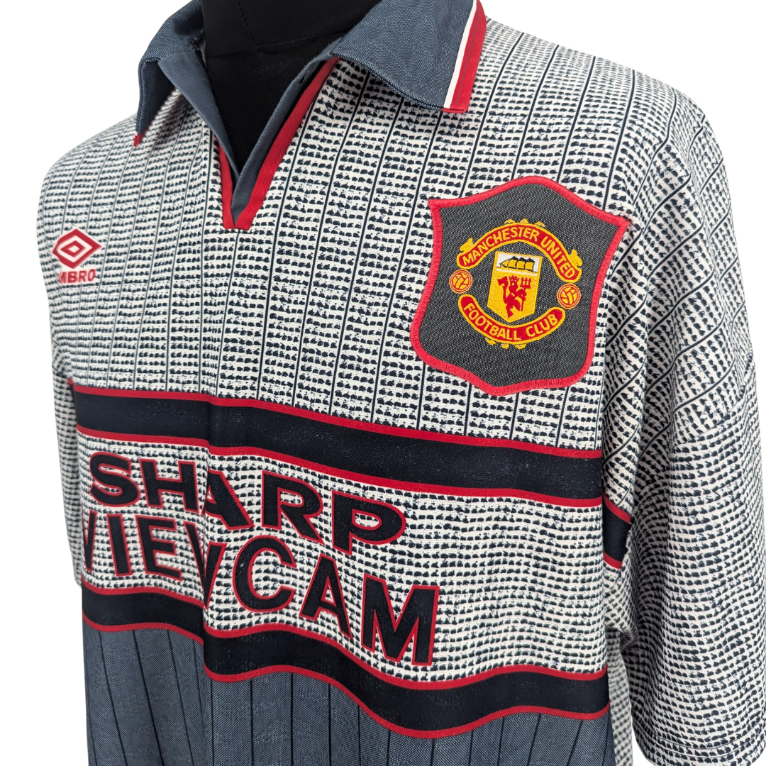 Manchester United away football shirt 1995/96