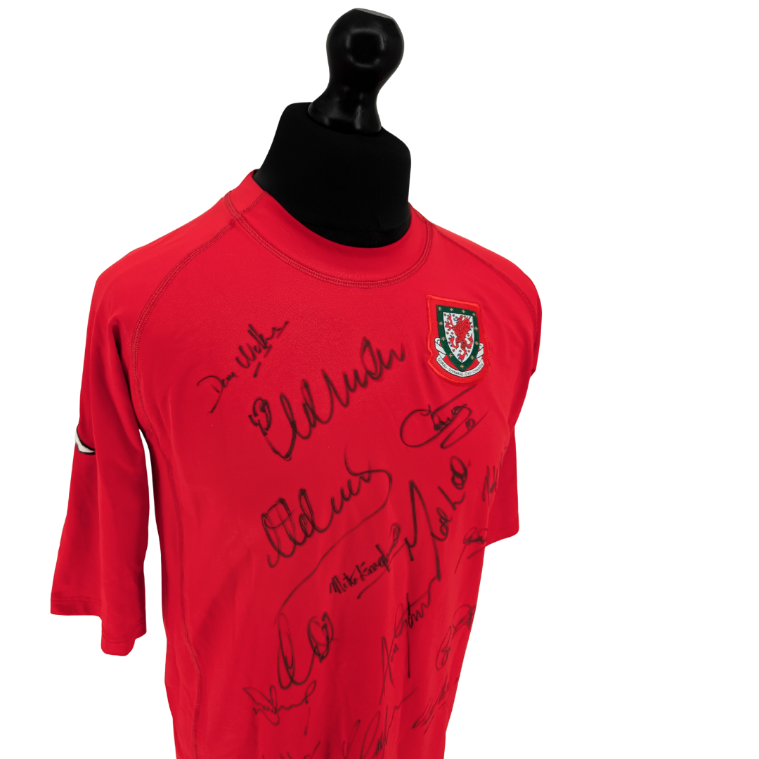 Wales signed home football shirt 2000/01 - (XL)