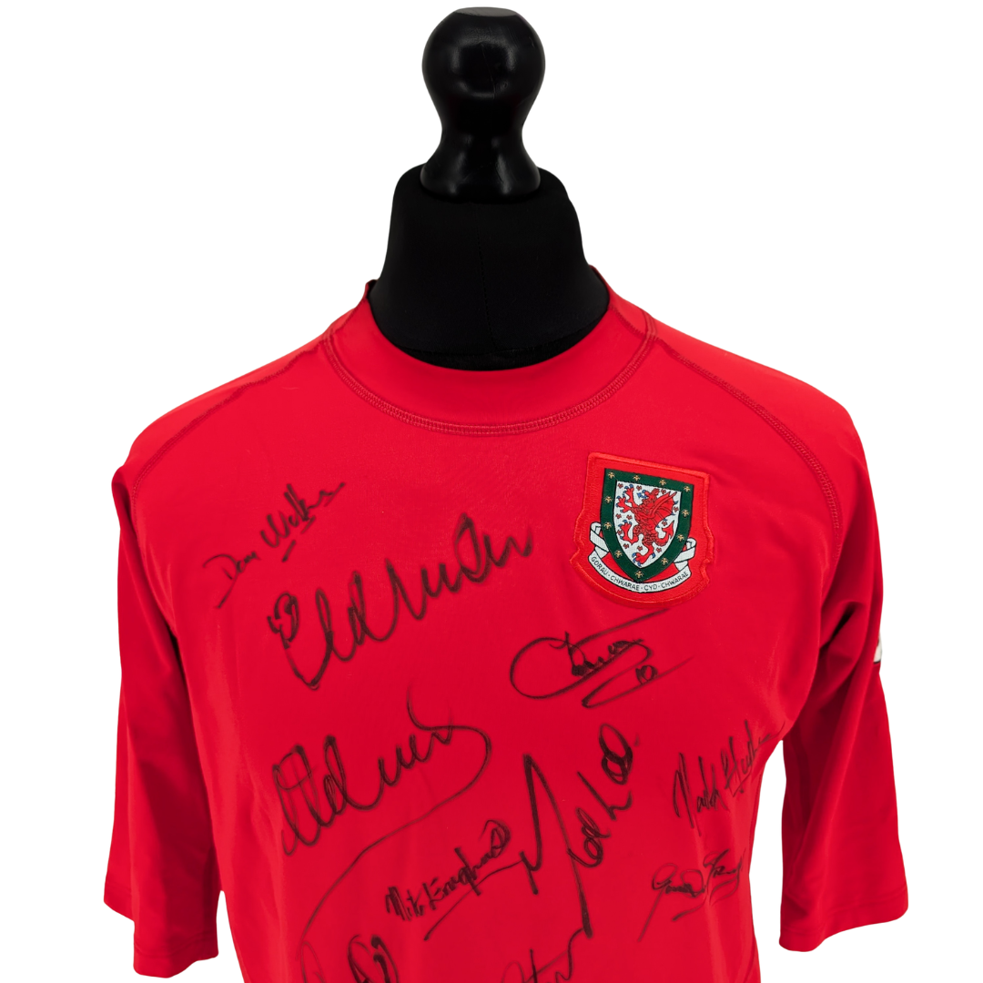 Wales signed home football shirt 2000/01 - (XL)