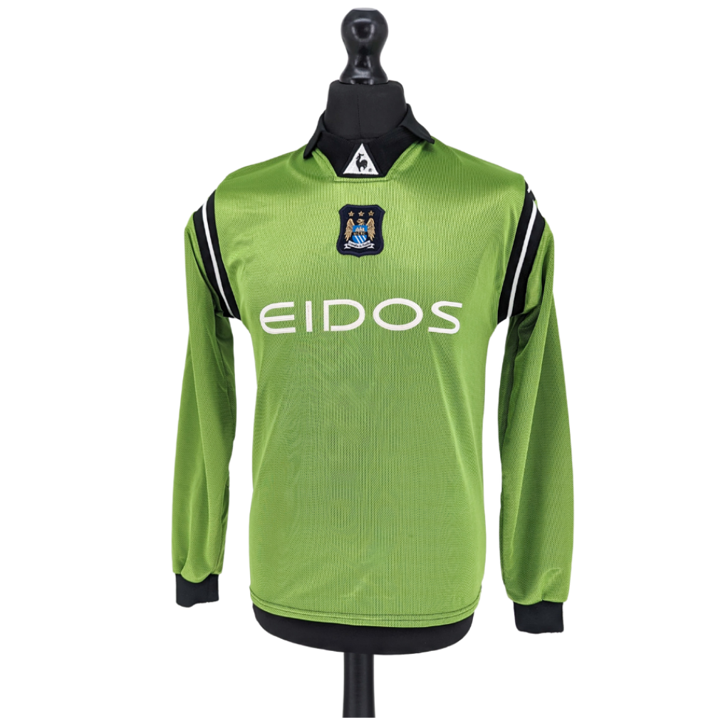 Manchester City goalkeeper football shirt 2001/02