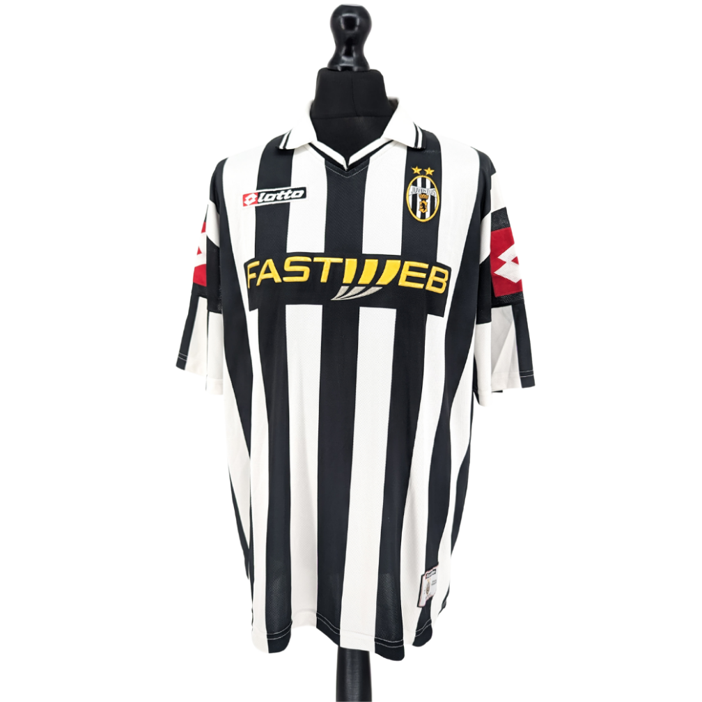 Juventus home football shirt 2001/02